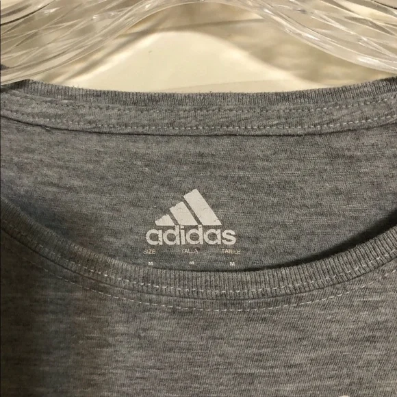 ****Donated****Adidas gray short sleeve graphic t-shirt Size M - Picture 3 of 5
